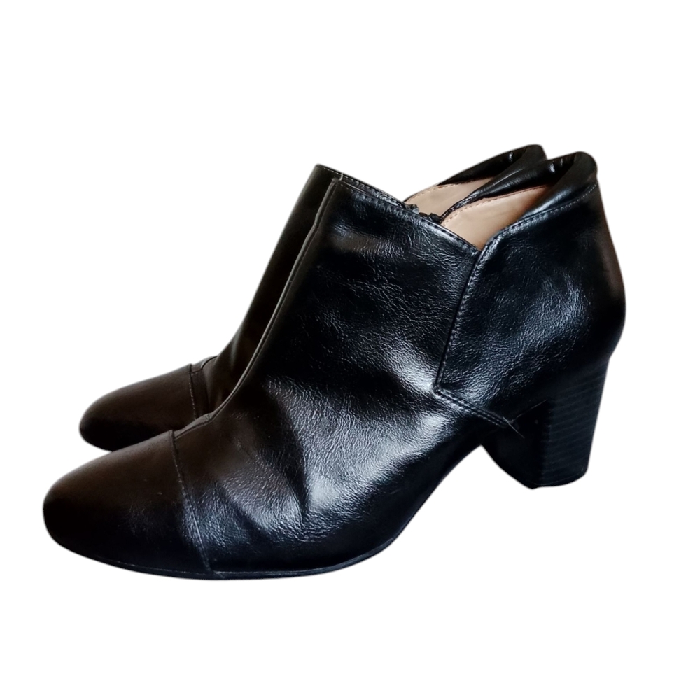 Naturalizer Black Leather Ankle Boots